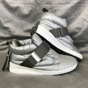 Sorel Out N About Puffy Boots - Brand New!